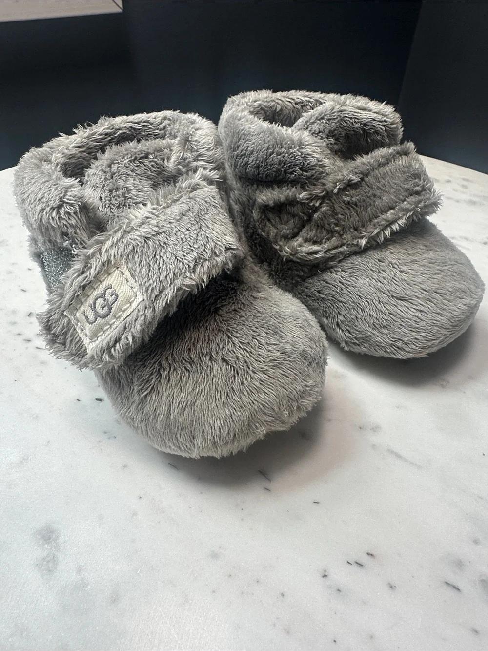 UGG Gray Plush Infant Hook-and-Loop Booties Size 02/03 Small